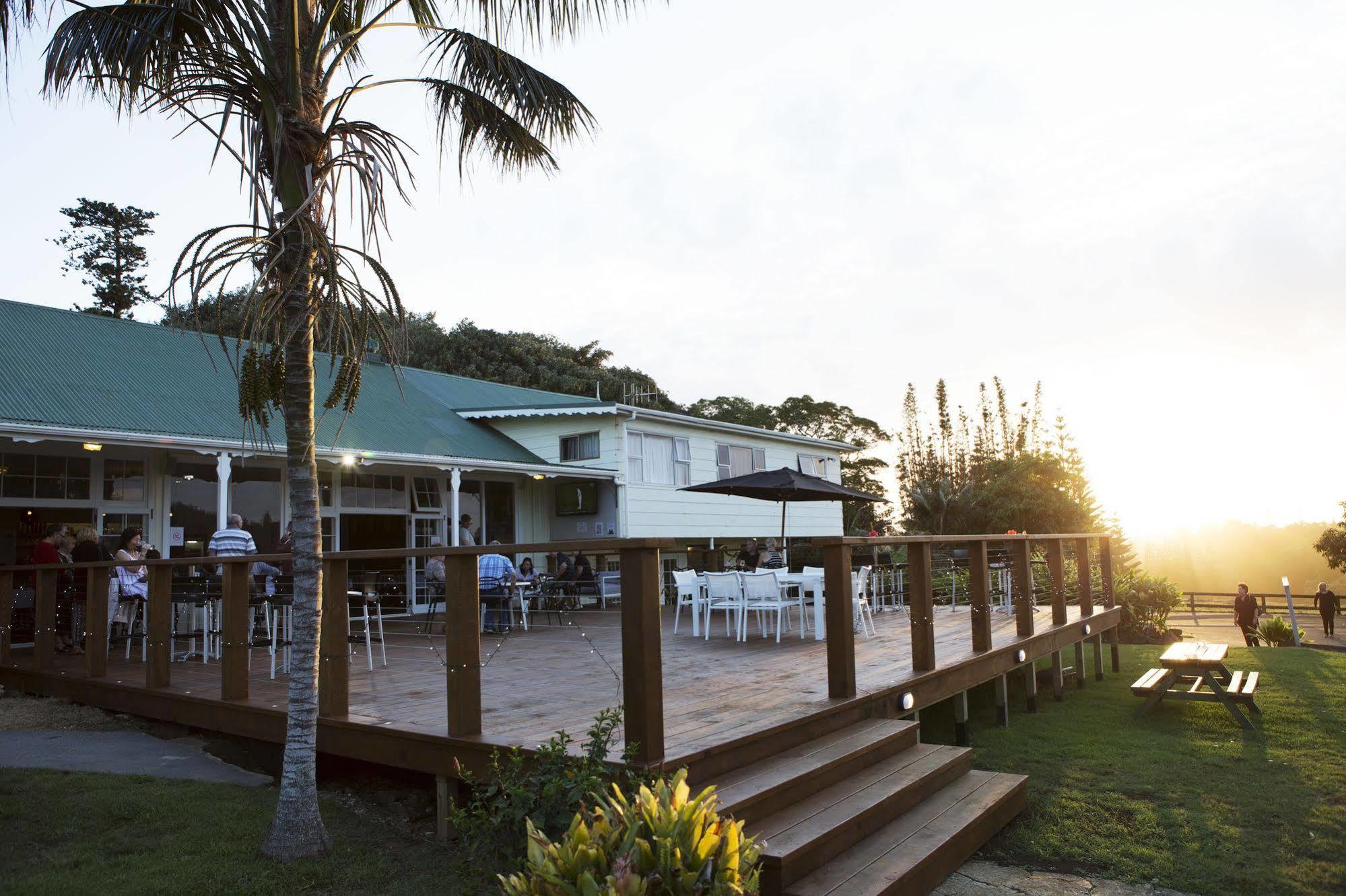 Castaway Norfolk Island Hotell Burnt Pine Exteriör bild